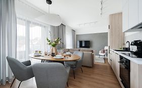 Lake Club Apartments - Loftaffair